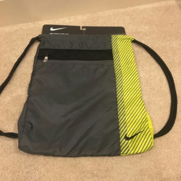 Yellow nike bag - Picture 1 of 2
